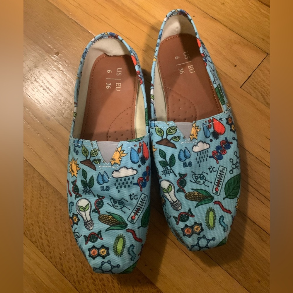 Toms Science Print Flats size 6